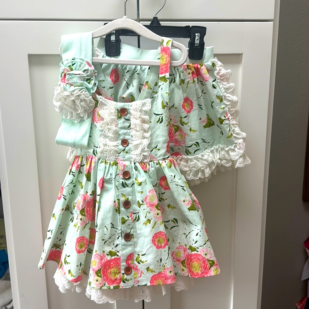 Serendipity short set with matching headband, GUC, size 4